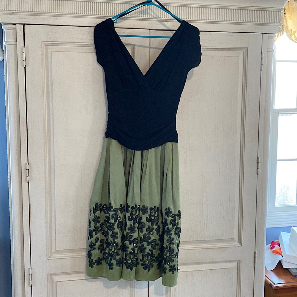 SLNY Green and Black Party Dress